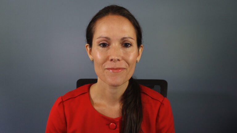 Maggie Hulce headshot
